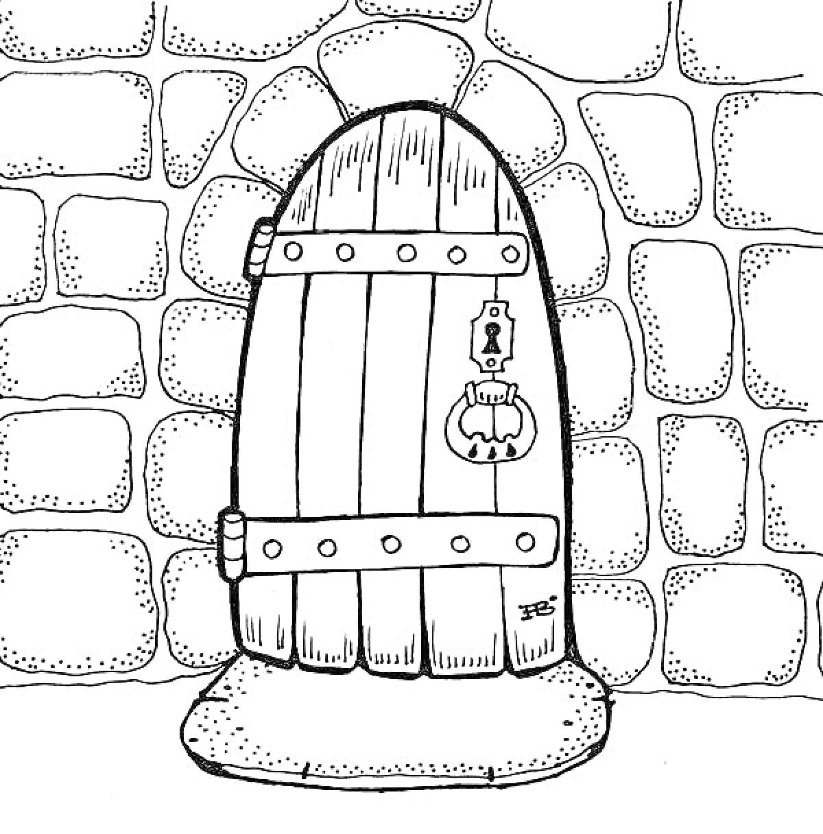 Каменная стена с деревянной дверью и дверным кольцом