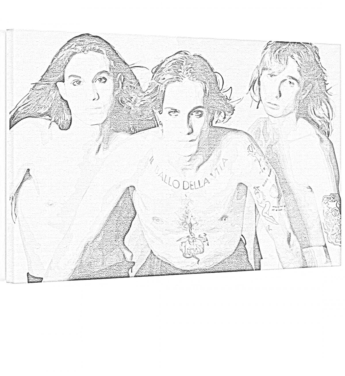 Раскраска Черно-белая фотография группы Maneskin, три человека, обнаженные торсы, татуировки на теле, длинные волосы