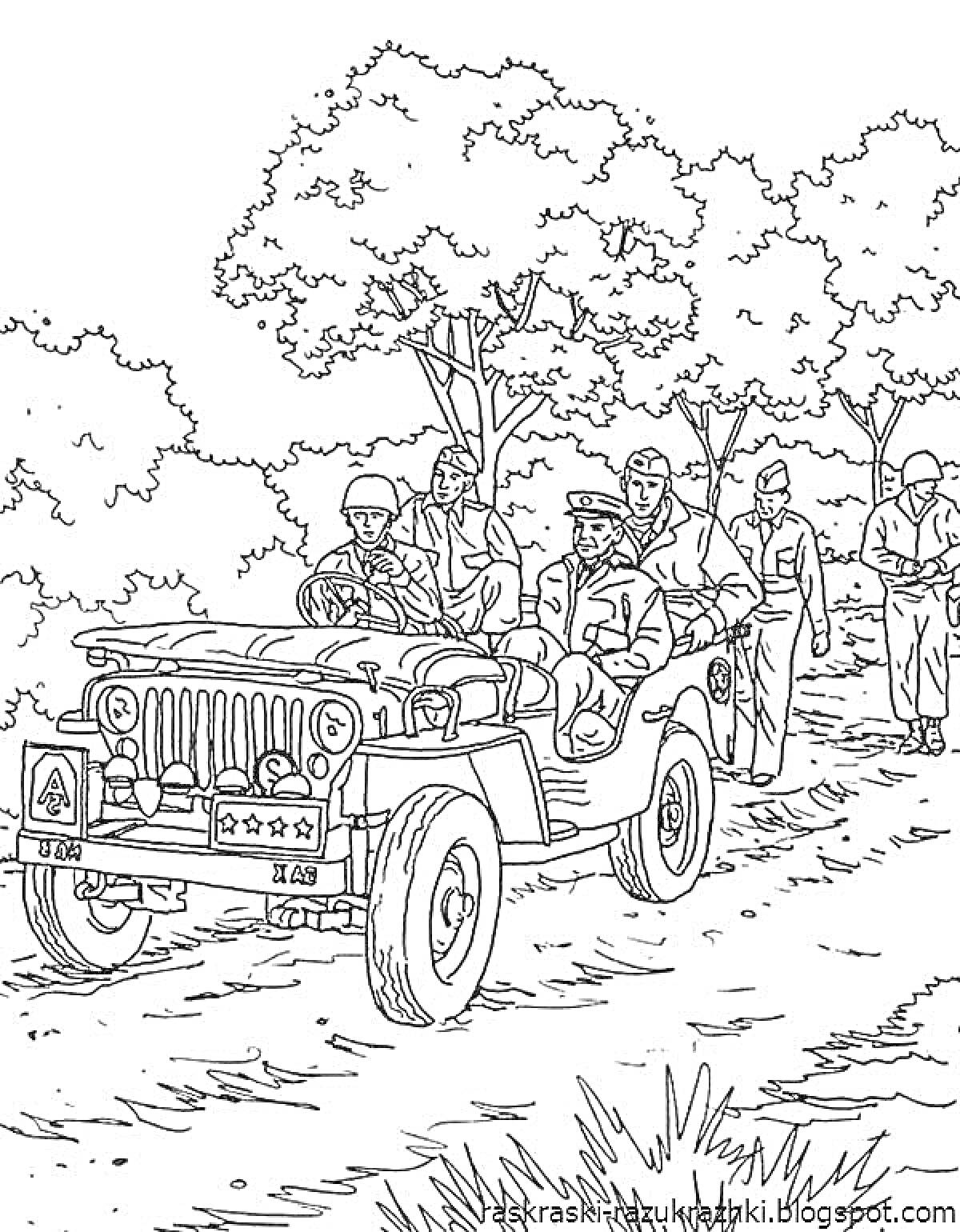 Военный джип с солдатами на лесной дороге