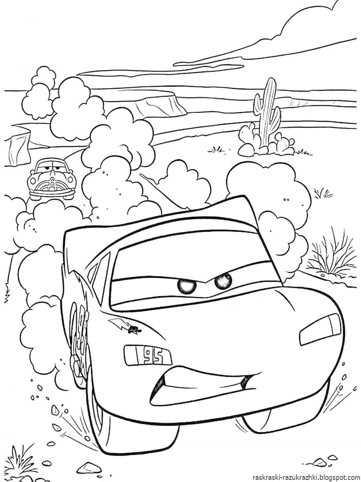 Раскраска Молния Маккуин на дороге в пустыне с другим автомобилем на заднем плане, кактусы и облака