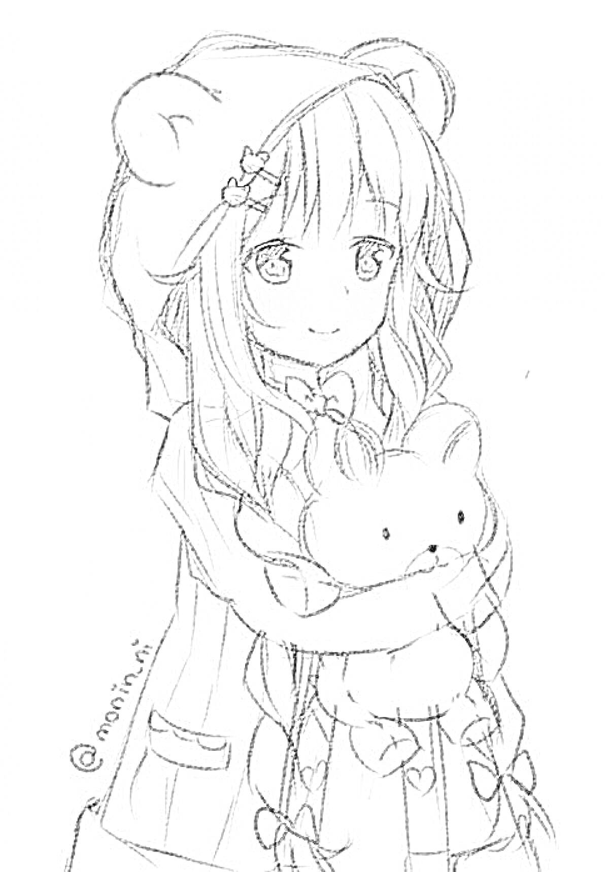 Девочка в кигуруми с ушами, обнимающая мягкую игрушку кошку