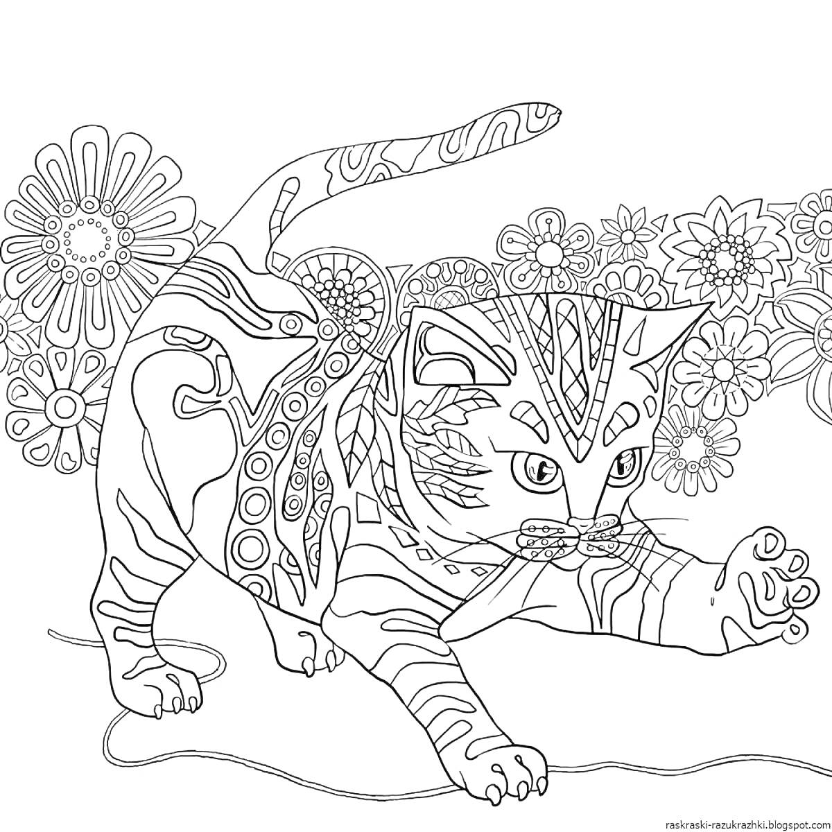 Раскраска Котенок в узорах на фоне цветов