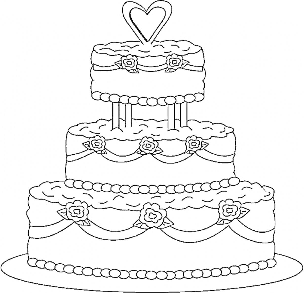 Трёхъярусный свадебный торт с сердечком и цветами на блюде