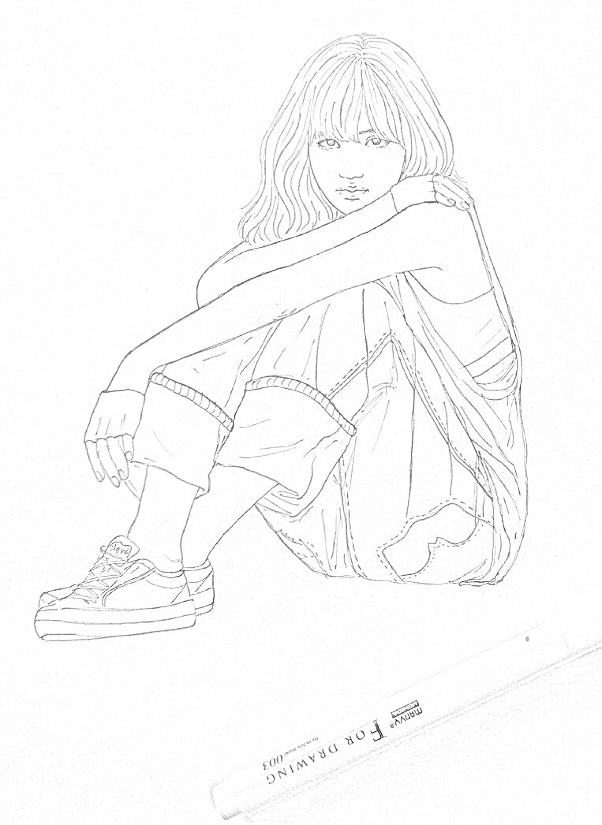 Раскраска Девушка с длинными волосами сидит, закутавшись в потертые джинсы, майку и кроссовки