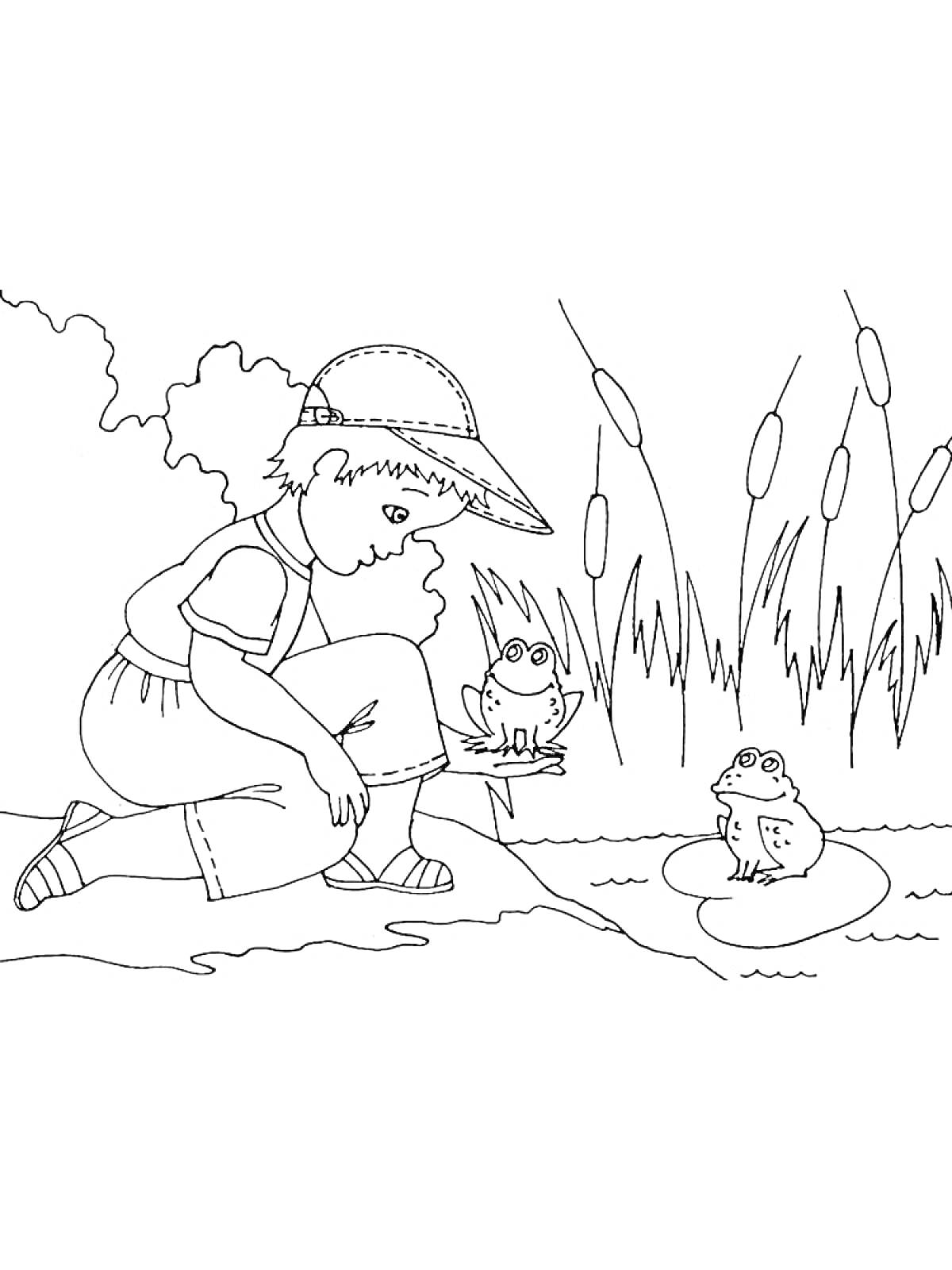 Ребенок в шляпе разговаривает с лягушками на берегу пруда