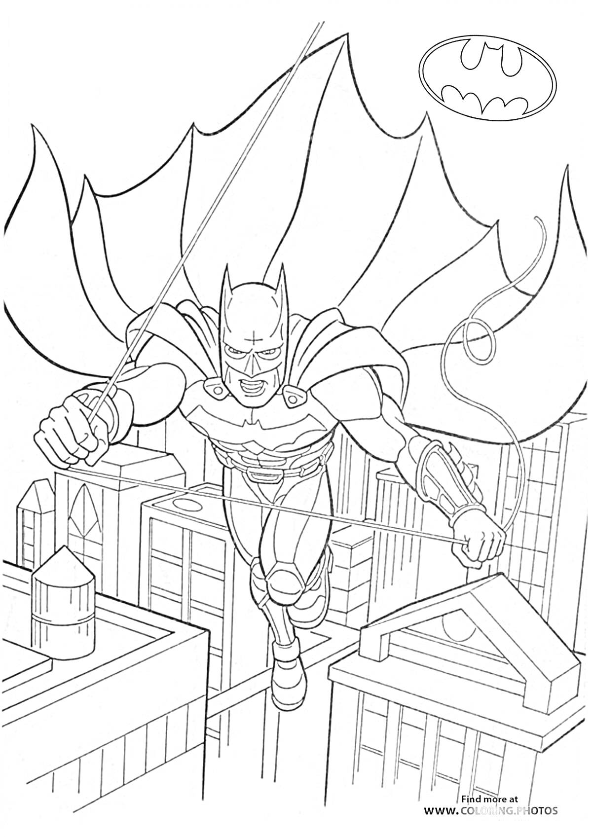 Раскраска Бэтмен летит над городскими зданиями с помощью троса, на заднем плане знак Бэтмена-сигнал на небе