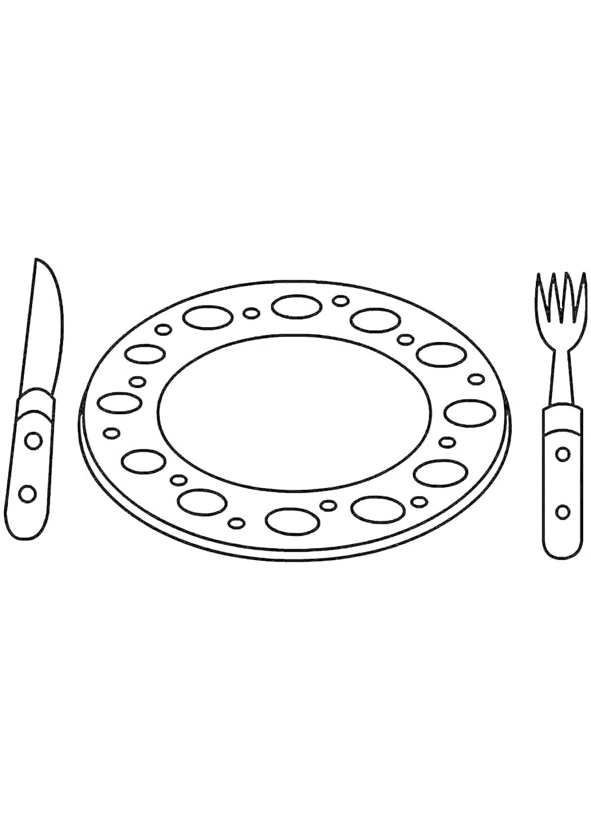 На раскраске изображено: Тарелка, Нож, Вилка, Столовые приборы, Узоры, Кухонная посуда, Для детей 2-3 лет