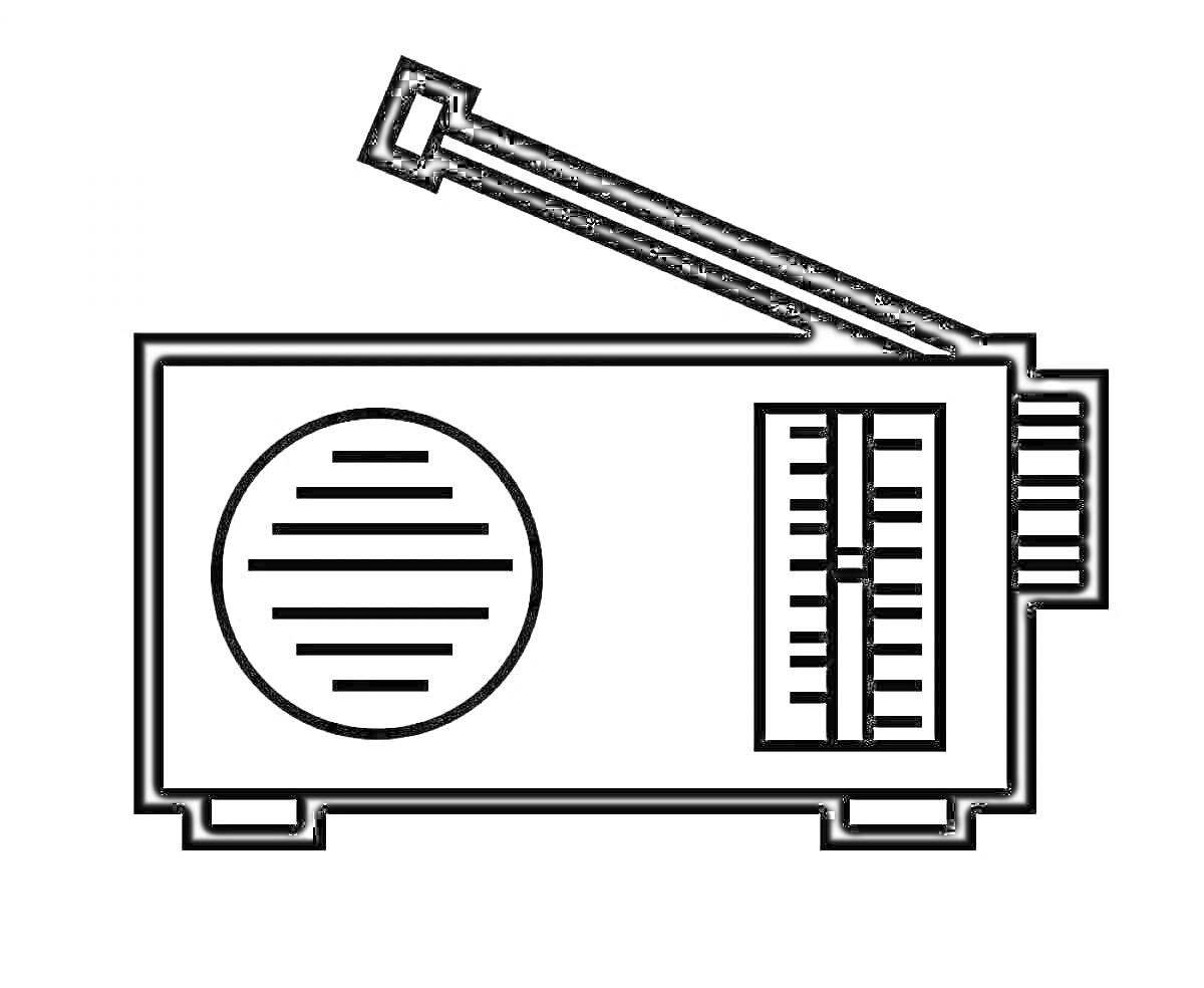 Радио с антенной, громкоговорителем и шкалой настройки