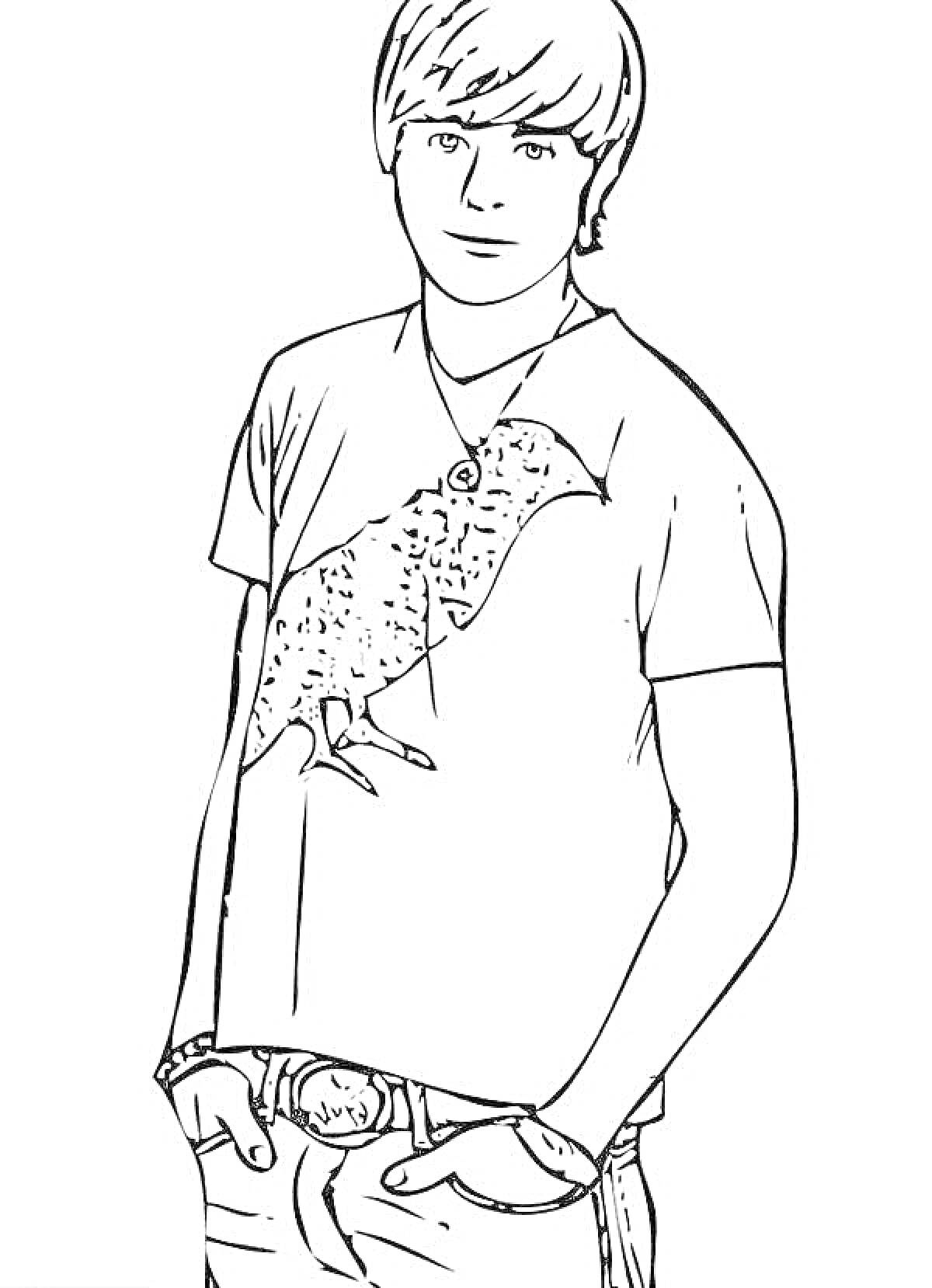 Парень в футболке с изображением птицы, руки в карманах
