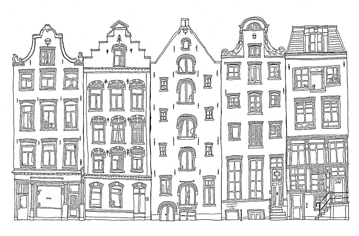 Раскраска Многоэтажные дома с резными фасадами, окнами и дверьми