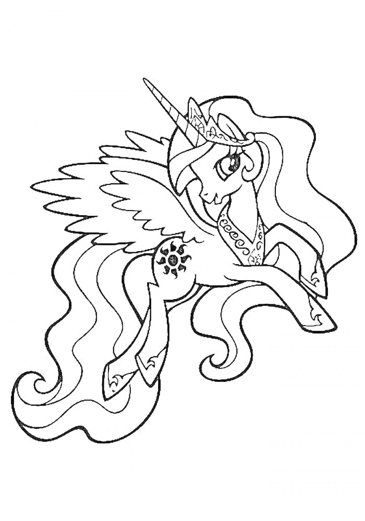 Принцесса Селестия с длинными развевающимися волосами, короной, рогом, крыльями и солнцем на бедре