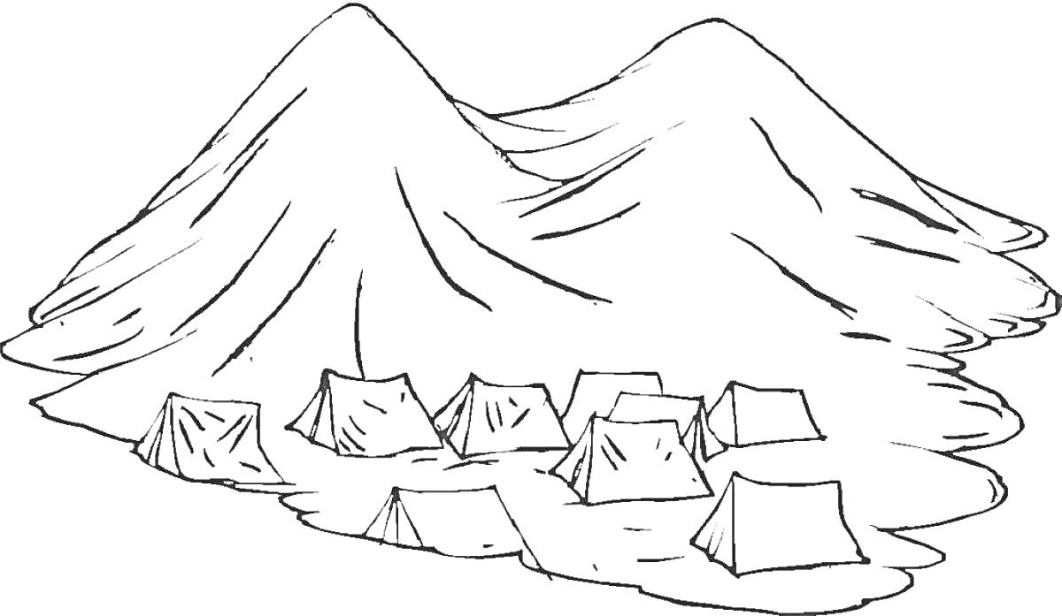 Горы с палаточным лагерем, большие горные вершины на фоне ряда палаток