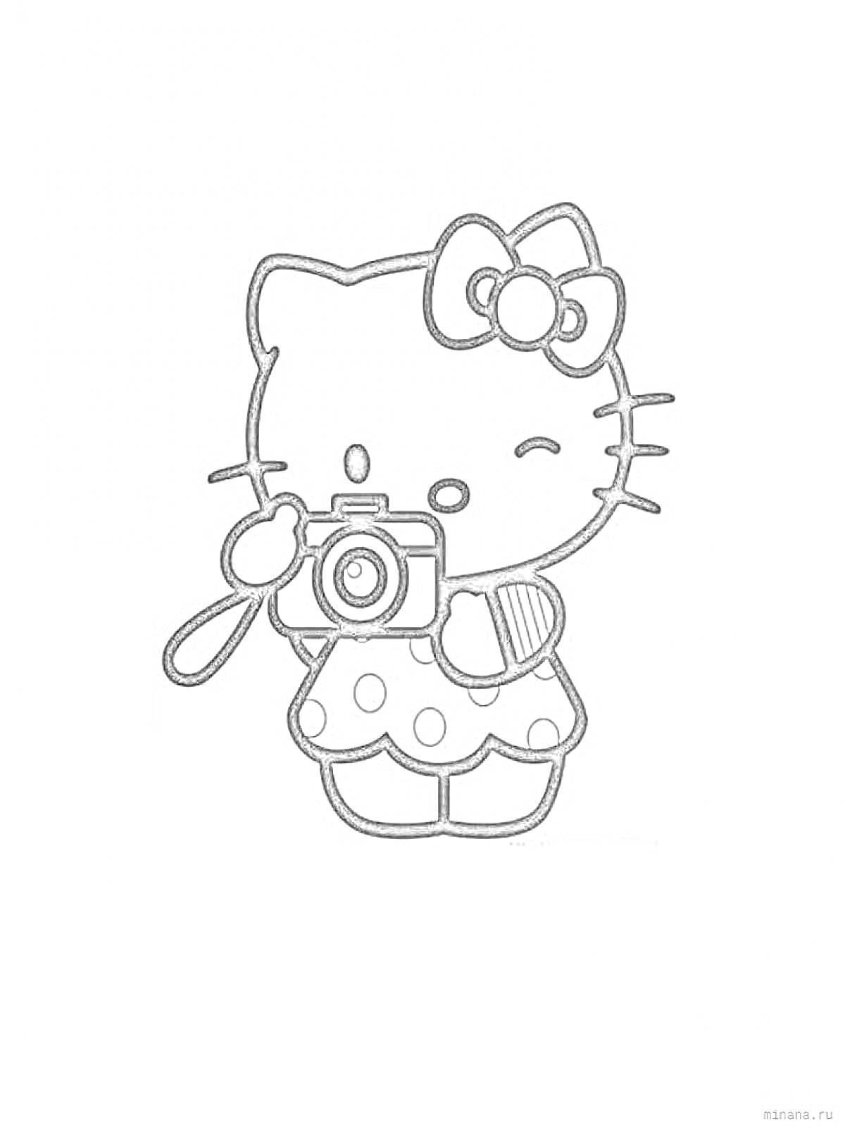 Hello Kitty с бантиком фотографирует