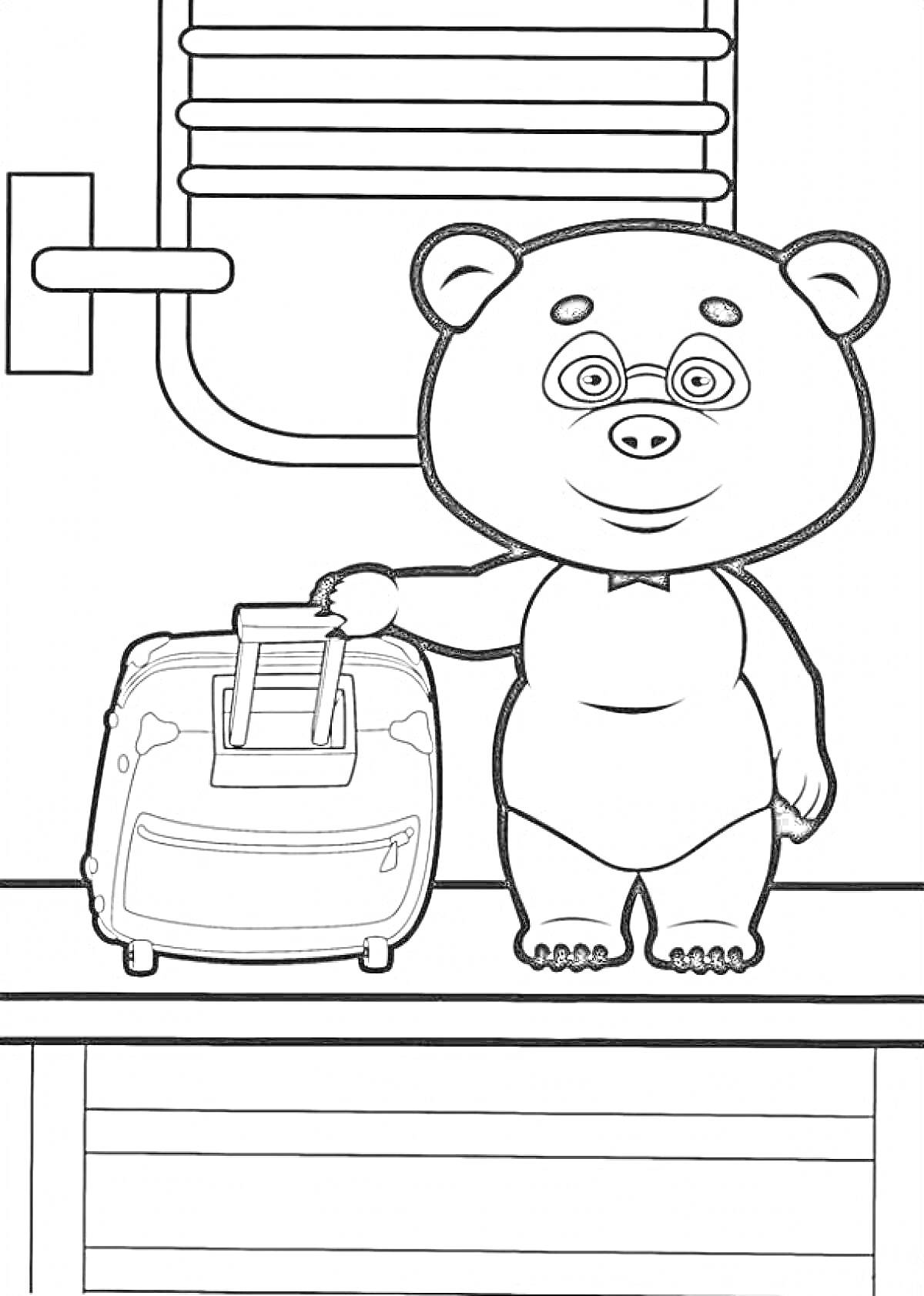 Медвежонок с чемоданом в поезде