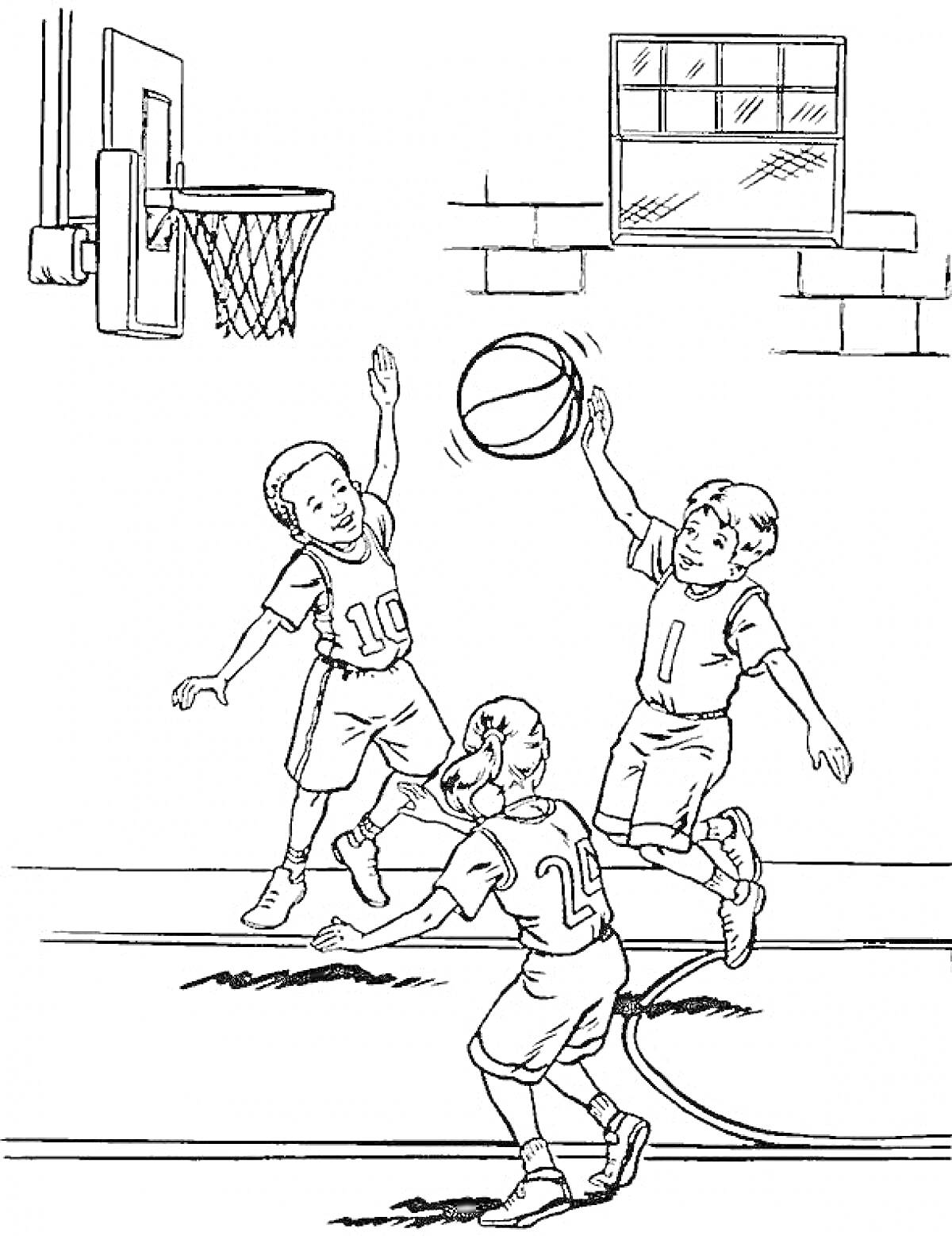 Раскраска Трое детей играют в баскетбол на площадке, один бросает мяч, двое других оказывают сопротивление, баскетбольное кольцо и окно на заднем плане