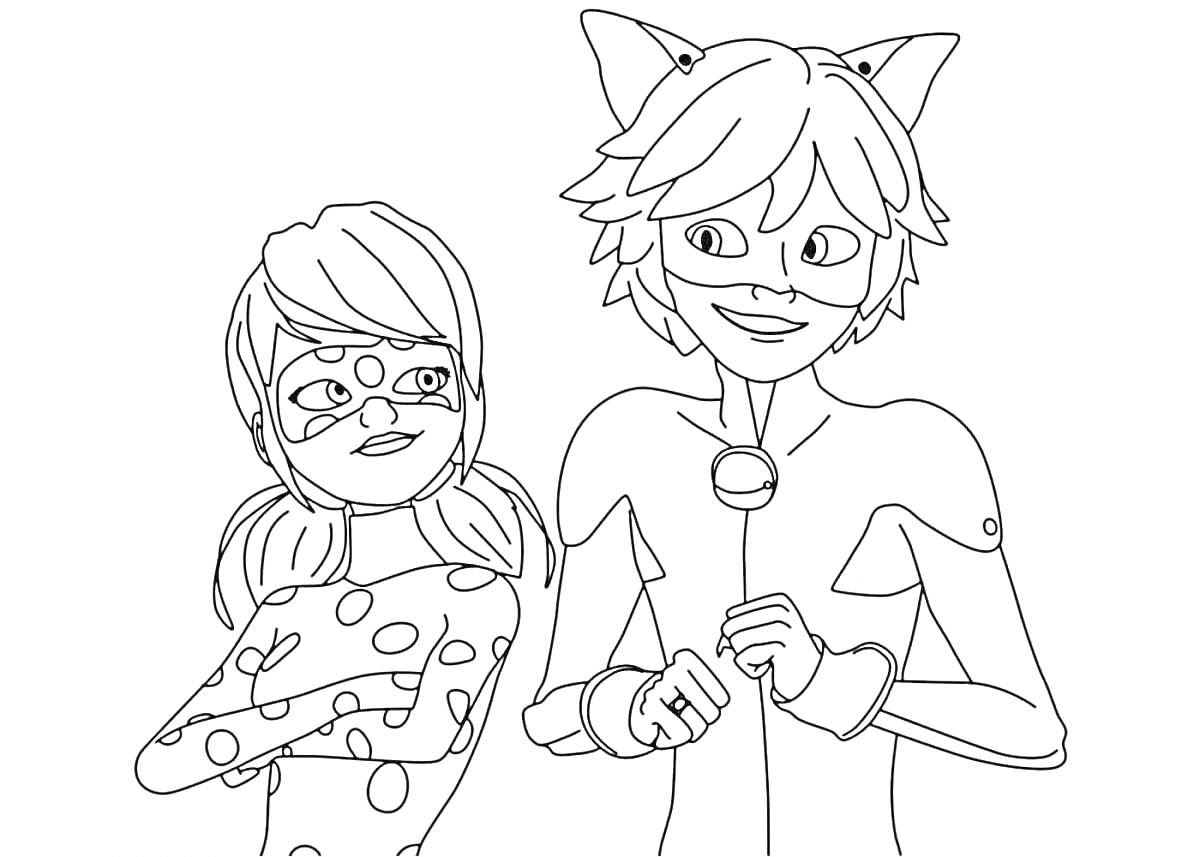 Раскраска Леди Баг и Супер-Кот стоят рядом, Леди Баг с сложенными руками, Супер-Кот держит в руках неизвестный предмет, оба улыбаются.