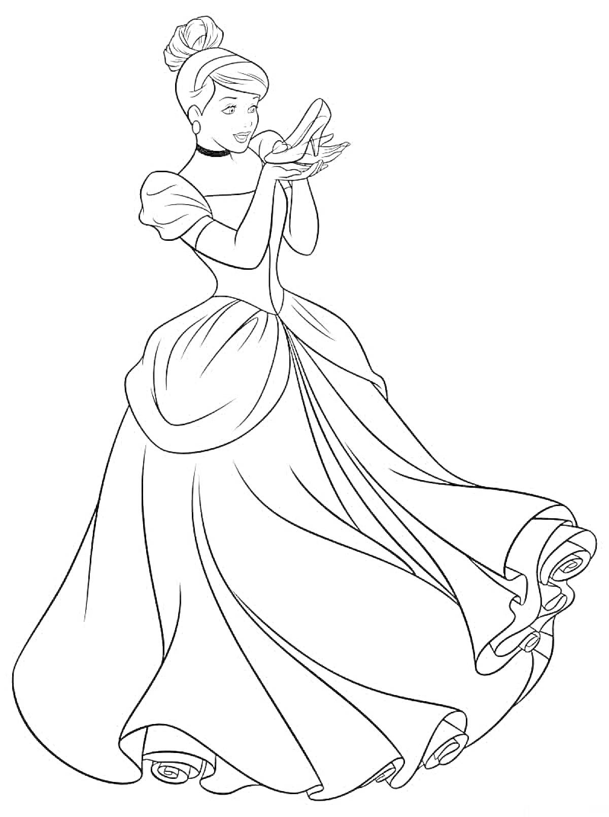 Раскраска Принцесса с туфелькой, в пышном платье