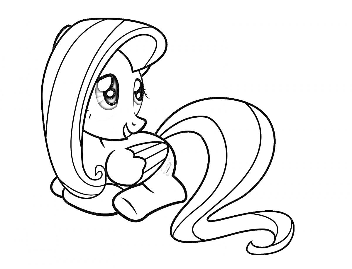 Раскраска Пони с длинной гривой и хвостом, обнимающая плюшевого мишку