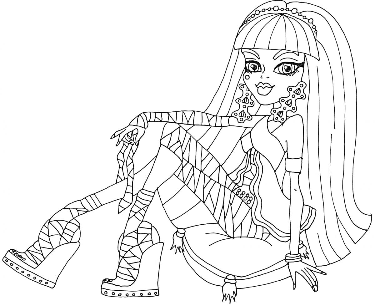 Девушка в бинтах и высоких туфлях на платформе, сидящая на подушке, с длинными распущенными волосами и украшениями