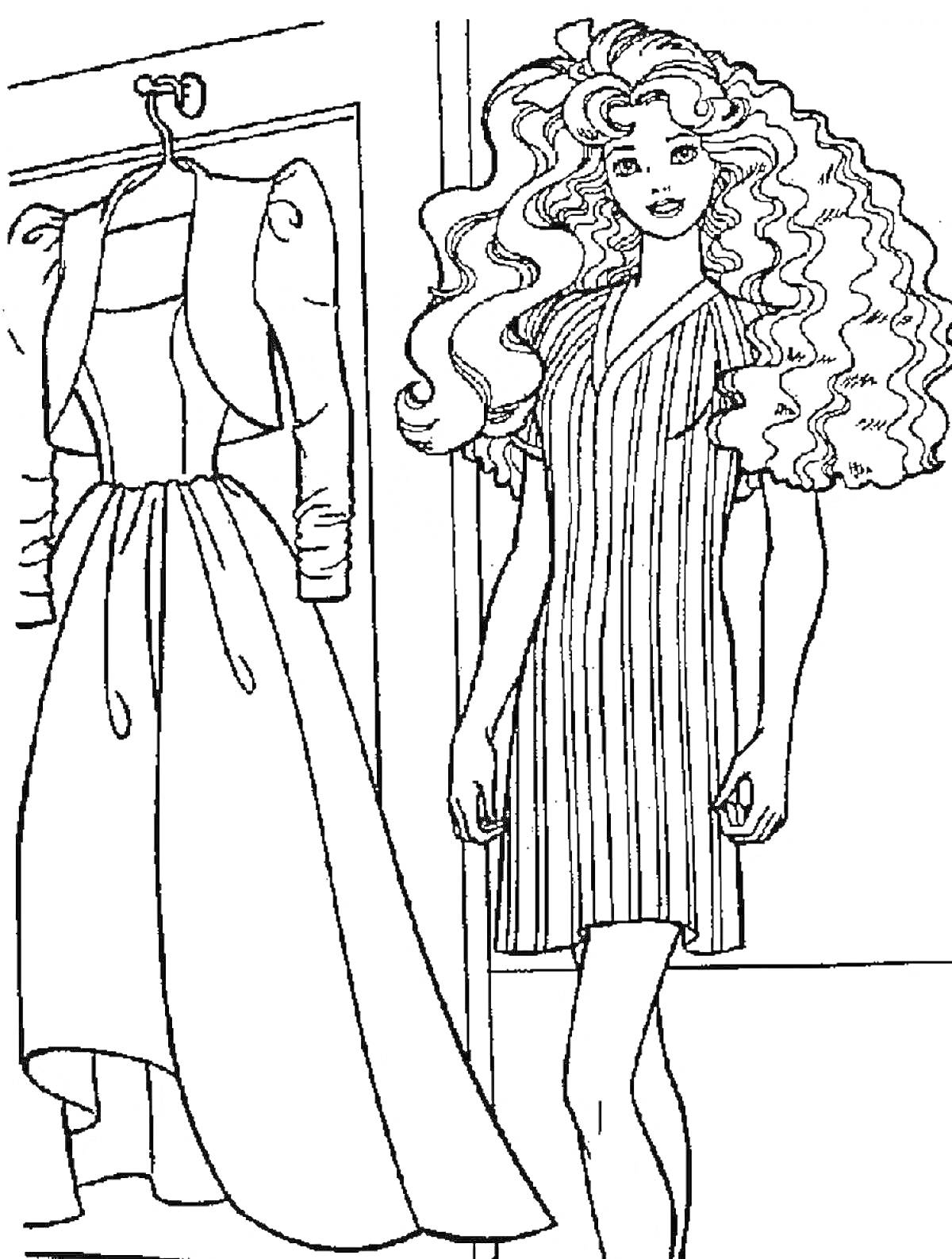 Раскраска Барби с длинными вьющимися волосами в полосатом платье рядом с вешалкой и вечерним платьем