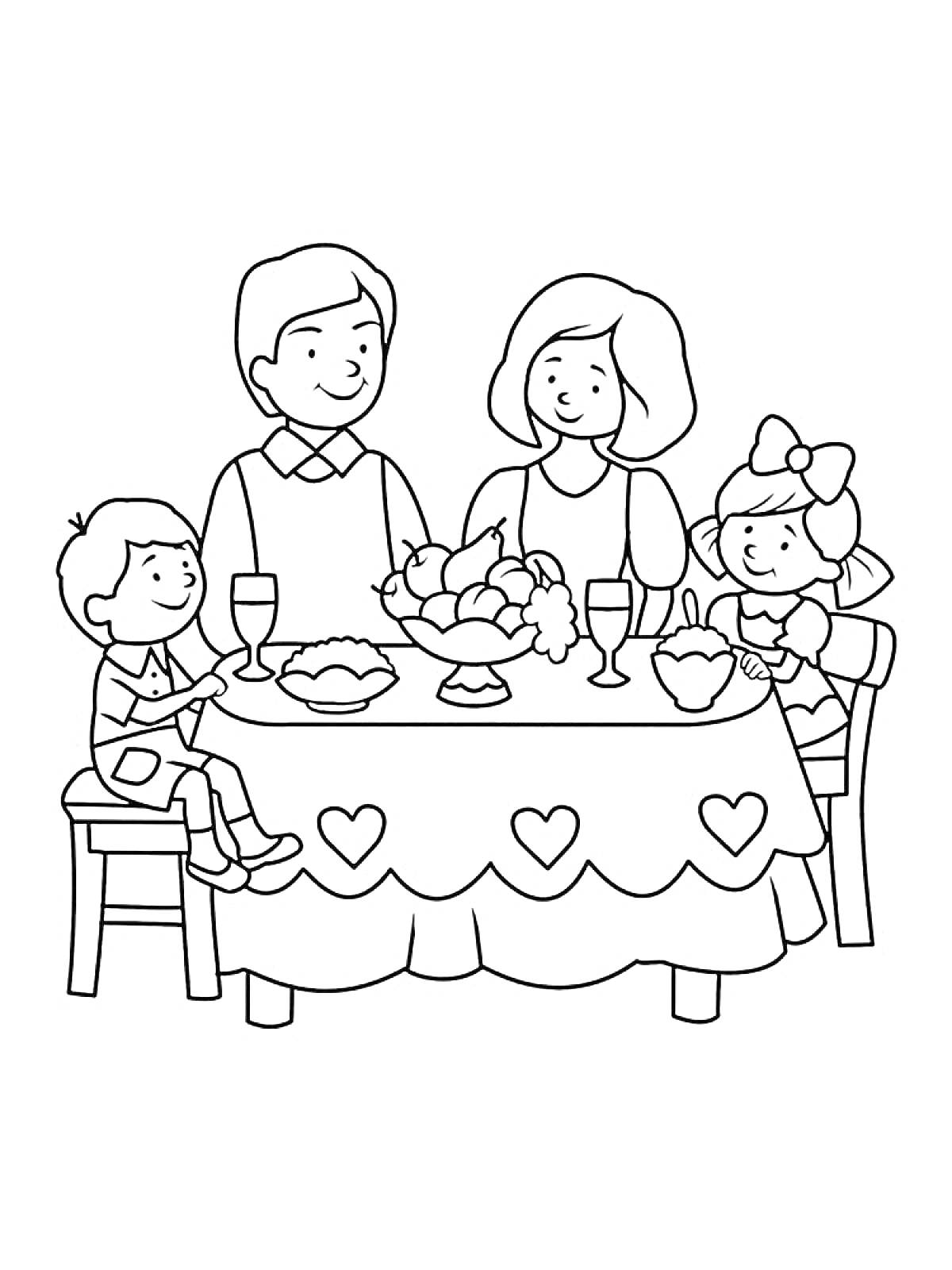 Раскраска Семейный обед с папой, мамой, сыном и дочерью за столом