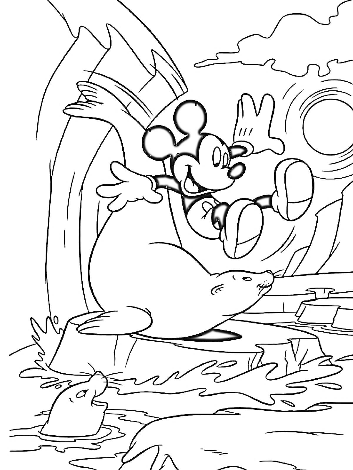 Раскраска Микки Маус прыгает рядом с тюленем на льдине, сцена у воды, солнечная погода