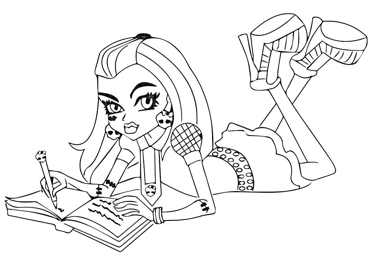 Раскраска Девушка из Монстер Хай, лежащая на животе с ручкой и книгой