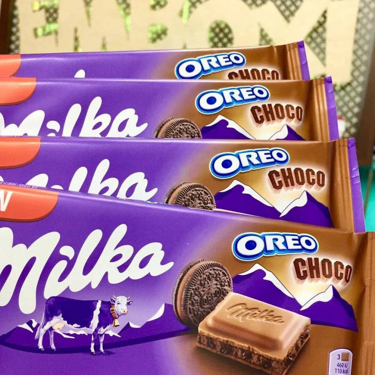 Милка вики. Шоколад Милка. Мтлаа шоколад. Шоколад "Milka". Шоколад в упаковке Милка.