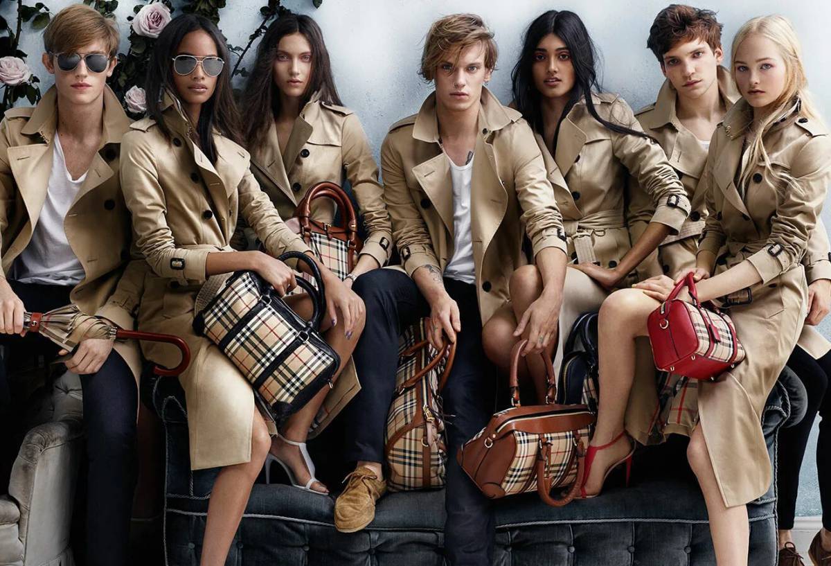 Картинки для рекламы одежды. Томас Берберри одежда. Burberry тренч 2014. - Burberry - Spring/Summer 2022. Burberry 2022 коллекция.