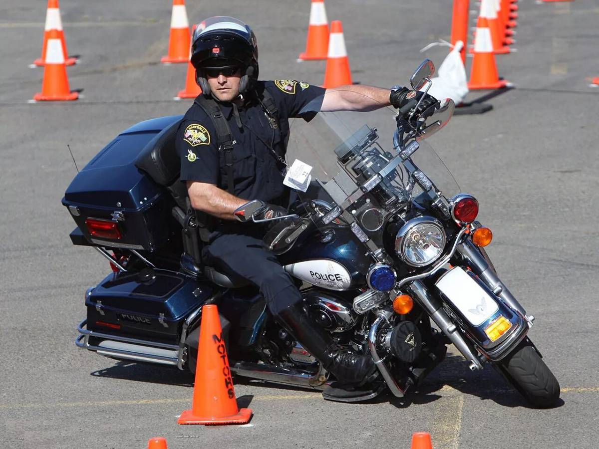 Мотоцикл полицейский #12