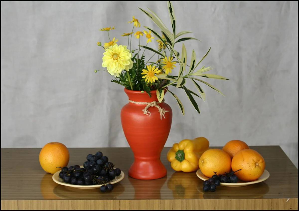 Натюрморт с фруктами и вазой #10