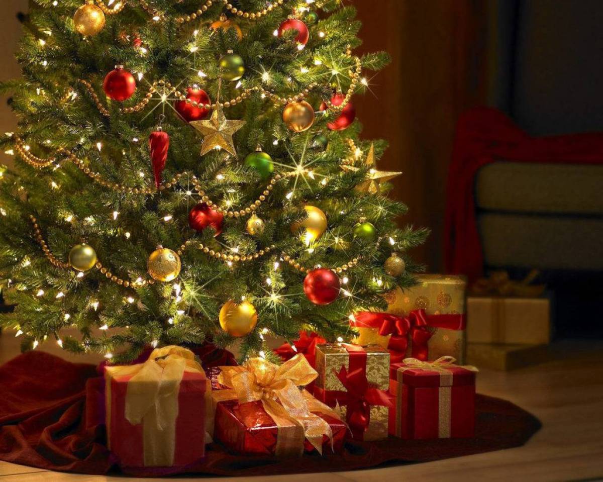 Новогодняя елка с подарками #12