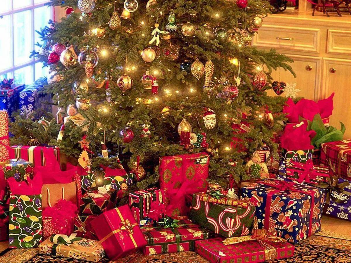 Новогодняя елка с подарками #15