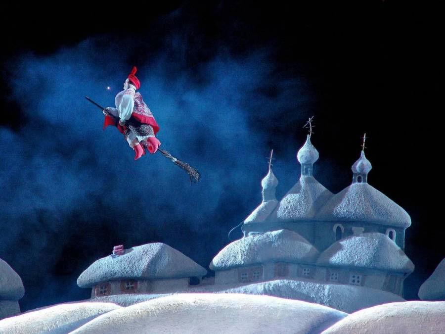 Картинка перед рождеством. Кукольный театр на хуторе близ Диканьки. Новый год на хуторе близ Диканьки. Ночь перед Рождеством театр Образцова картинка. Вечера на хуторе близ Диканьки новый год.