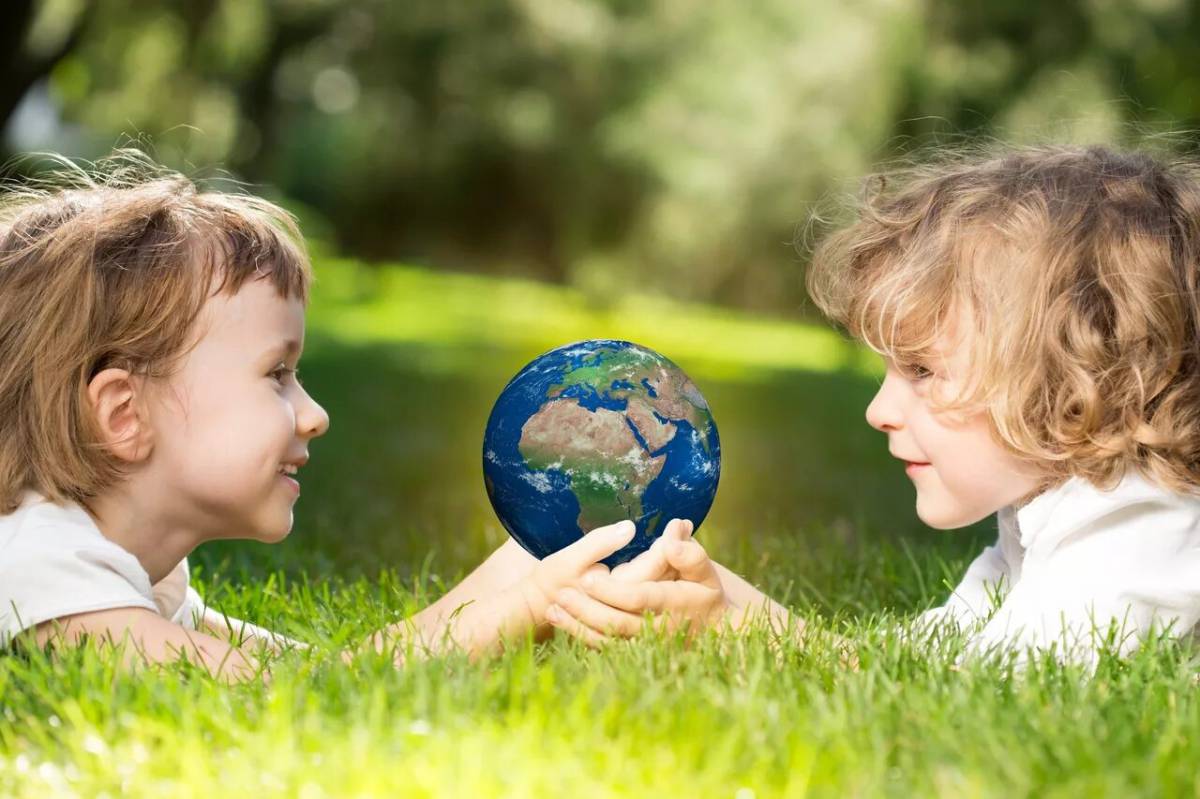 С окружающими и т д. Дети и природа. Планета друзей. Детям об экологии. Планеты для детей.