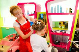 Раскраска парикмахерская для детей #34 #433446