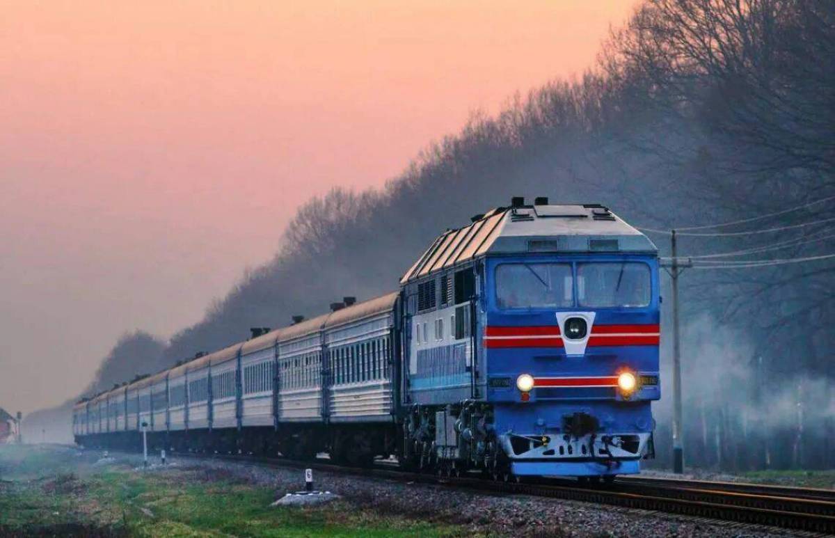 Поезд смотрите картинки. Тэп70 БЖД. Поезд. Пассажирский поезд. Красивый поезд.