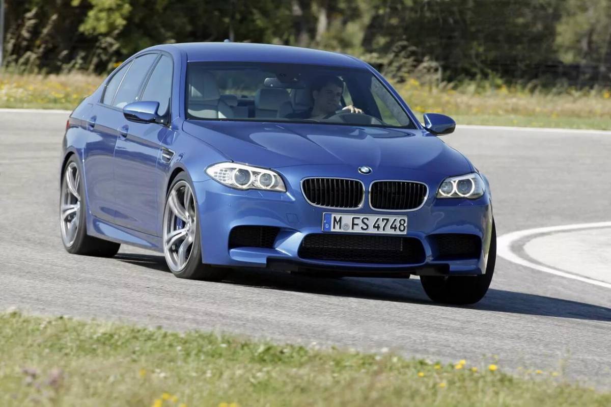 Тест м5. BMW m5 f10. BMW m5 f10 2012. BMW m5 f10 2014. BMW m3 f10.