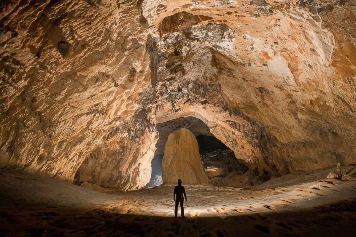 Пещера Эр Ван Дон ... Китай