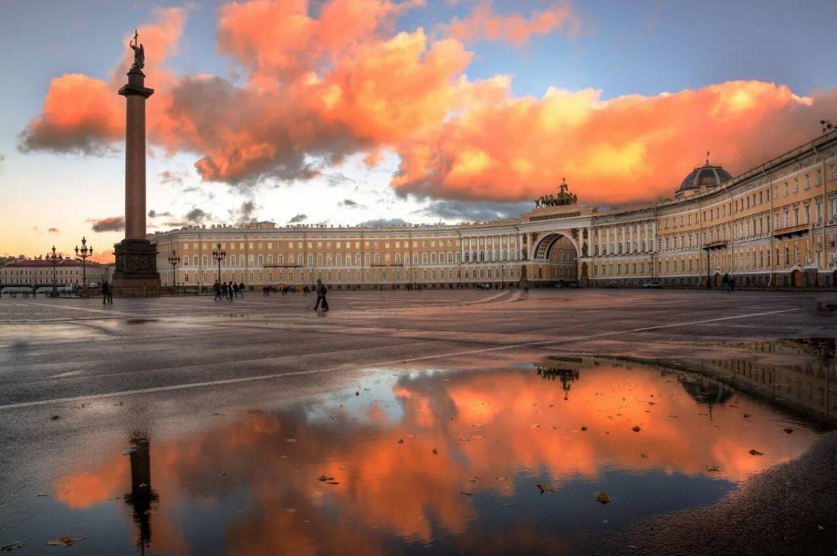 Питер Дворцовая площадь. Дворцовая площадь в Санкт-Петербурге фото. Центр Питера Дворцовая площадь.