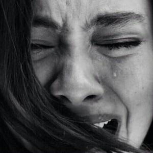 Раскраска плачет девочка #11 #442840