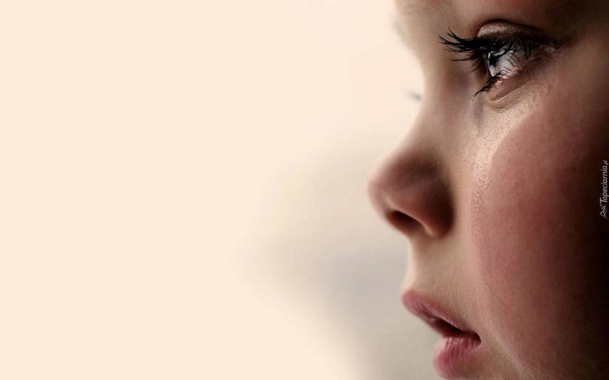 Плачет девочка #32