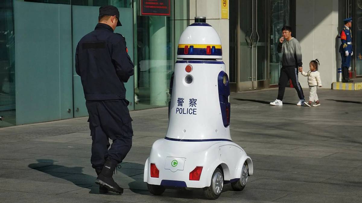 Полицейский робот для детей #17