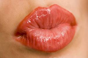 Раскраска поцелуй губы #12 #457393
