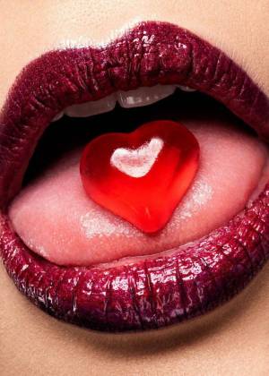 Раскраска поцелуй губы #20 #457401