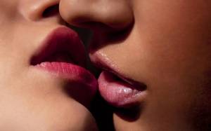 Раскраска поцелуй губы #26 #457407