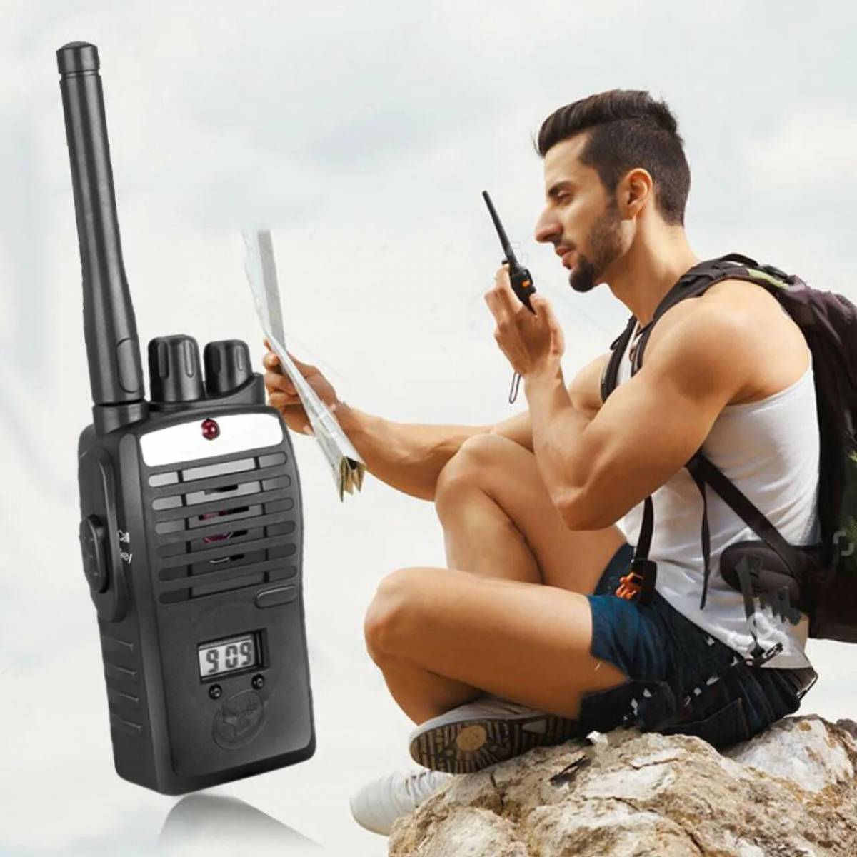 Когда появились рации. Walkie Talkie рация. Рация Interphone. Радиостанции Walkie Talkie. Рация Retev 15.