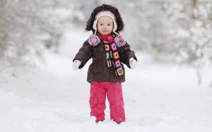 Раскраска ребенок в зимней одежде #15 #470733