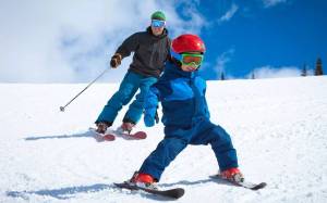 Раскраска ребенок на лыжах #21 #470814