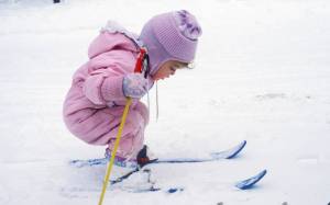Раскраска ребенок на лыжах #35 #470828
